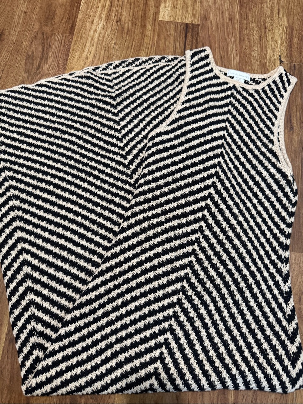 House of Harlow 1960 Black and Cream Chevron Knit Maxi Dress - Picture 11 of 12